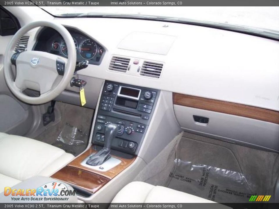 2005 Volvo XC90 2.5T Titanium Gray Metallic / Taupe Photo #9
