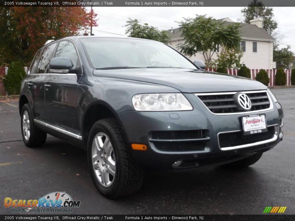 2005 Volkswagen Touareg V8 Offroad Grey Metallic / Teak Photo #2