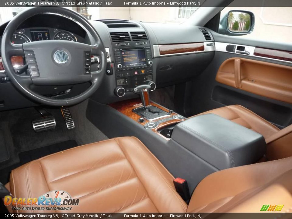 2005 Volkswagen Touareg V8 Offroad Grey Metallic / Teak Photo #5