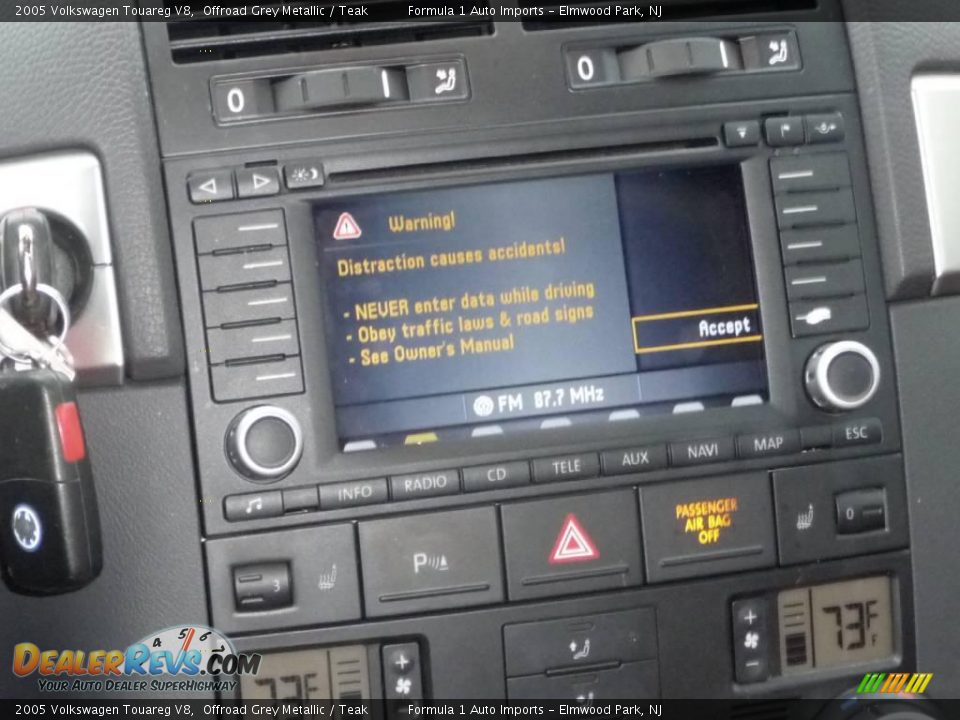 2005 Volkswagen Touareg V8 Offroad Grey Metallic / Teak Photo #10