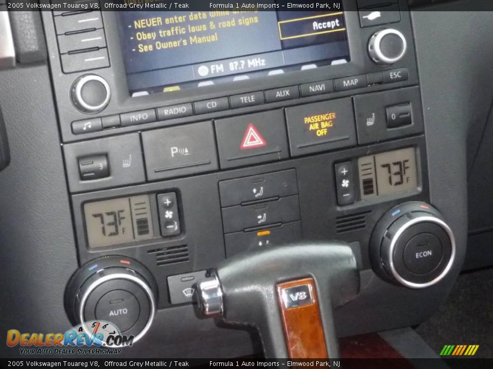 2005 Volkswagen Touareg V8 Offroad Grey Metallic / Teak Photo #11