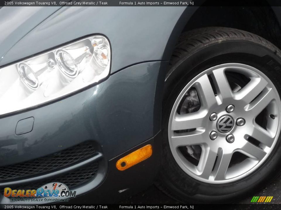 2005 Volkswagen Touareg V8 Offroad Grey Metallic / Teak Photo #17