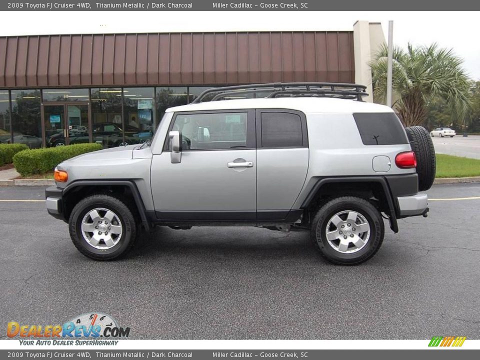 2009 Toyota FJ Cruiser 4WD Titanium Metallic / Dark Charcoal Photo #2