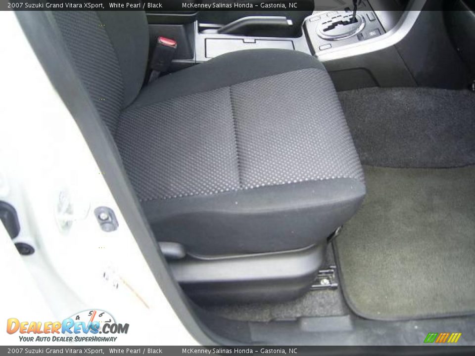 2007 Suzuki Grand Vitara XSport White Pearl / Black Photo #16