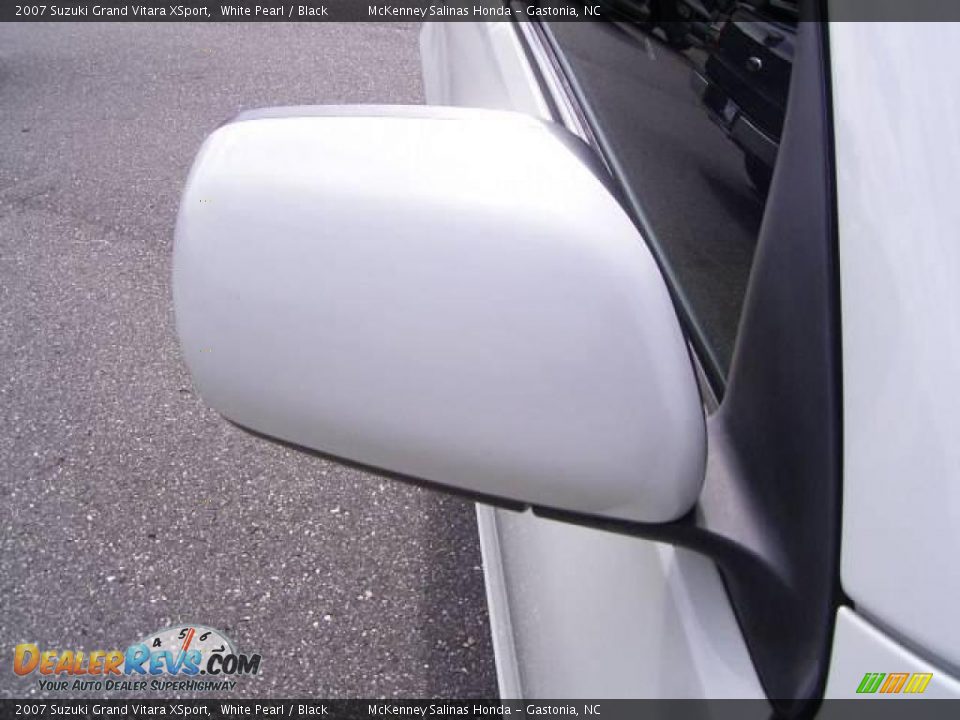 2007 Suzuki Grand Vitara XSport White Pearl / Black Photo #20