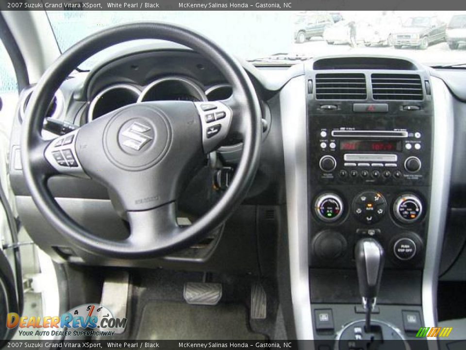 2007 Suzuki Grand Vitara XSport White Pearl / Black Photo #23