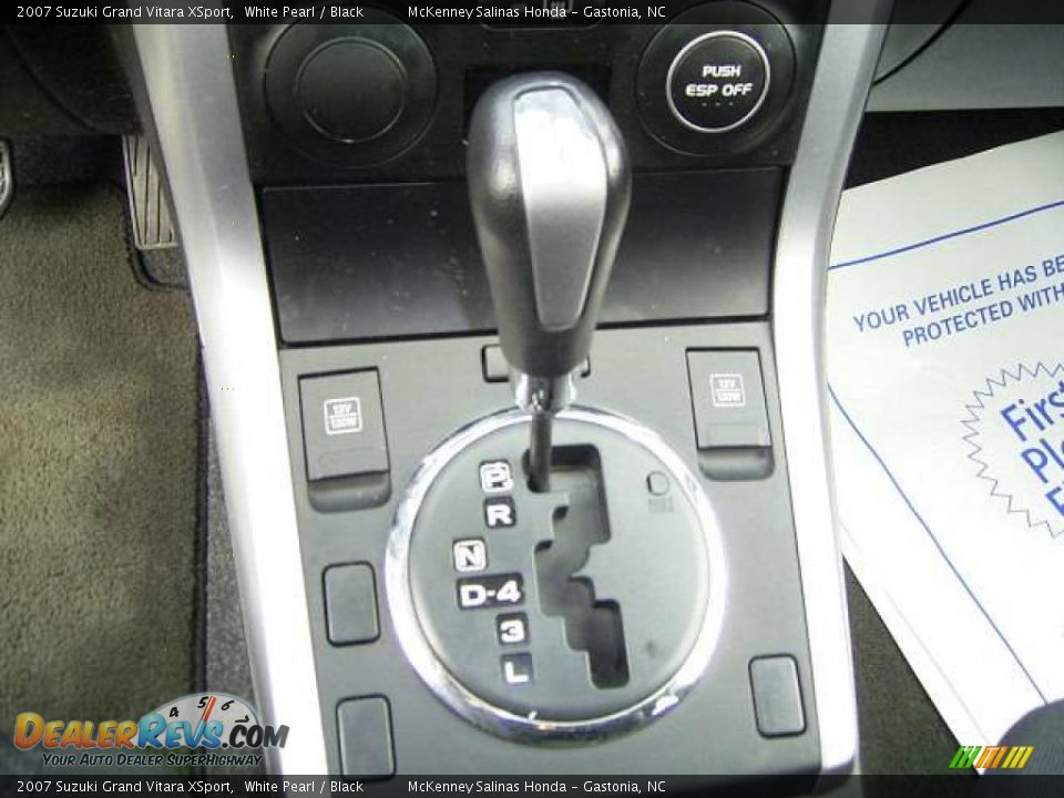 2007 Suzuki Grand Vitara XSport White Pearl / Black Photo #25