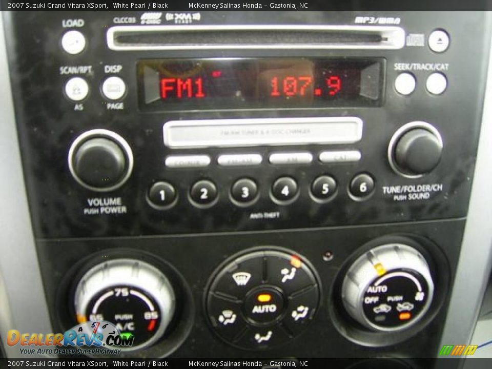 2007 Suzuki Grand Vitara XSport White Pearl / Black Photo #26