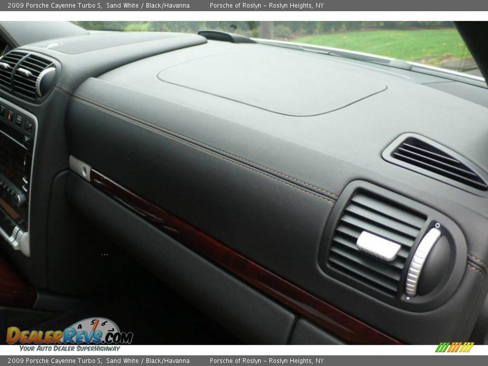 2009 Porsche Cayenne Turbo S Sand White / Black/Havanna Photo #23