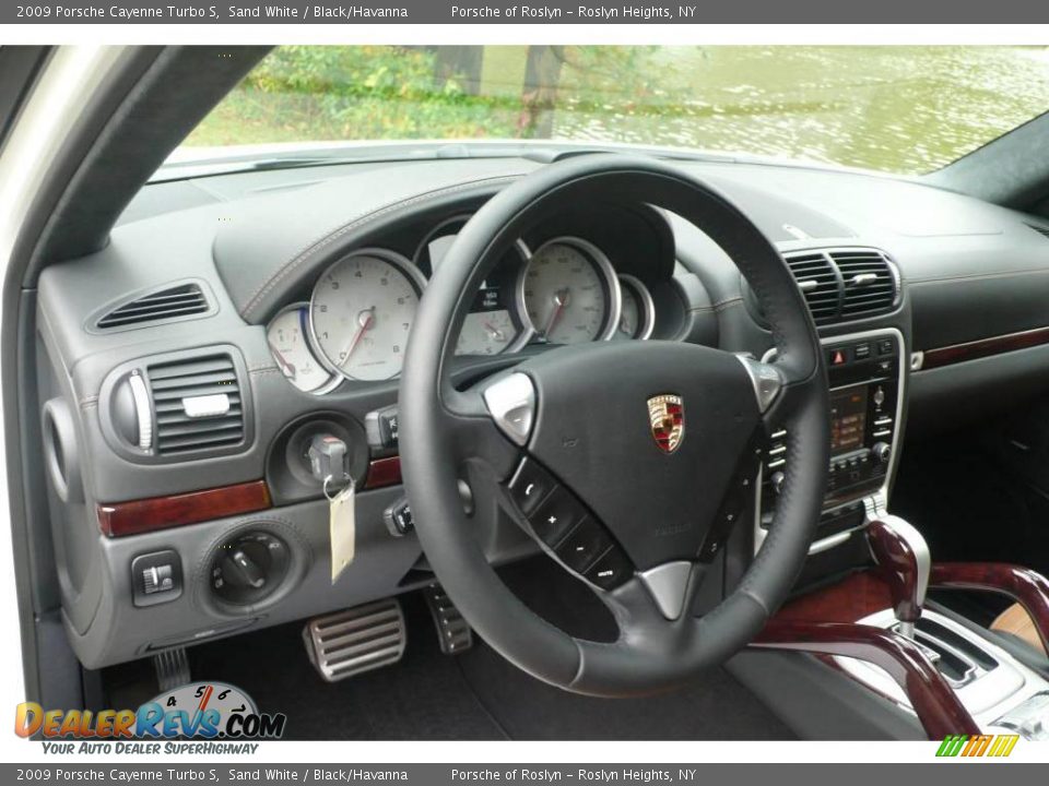 2009 Porsche Cayenne Turbo S Sand White / Black/Havanna Photo #24