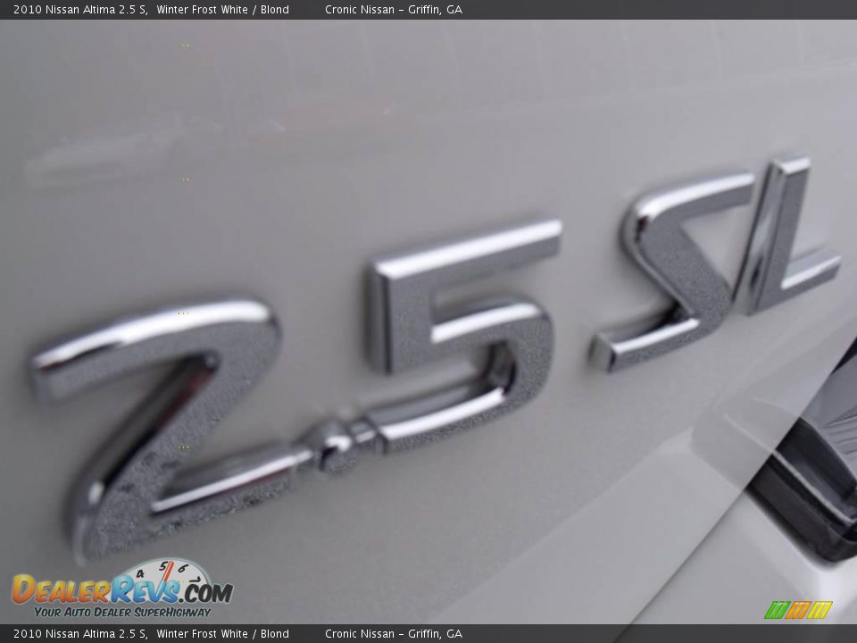 2010 Nissan Altima 2.5 S Winter Frost White / Blond Photo #12