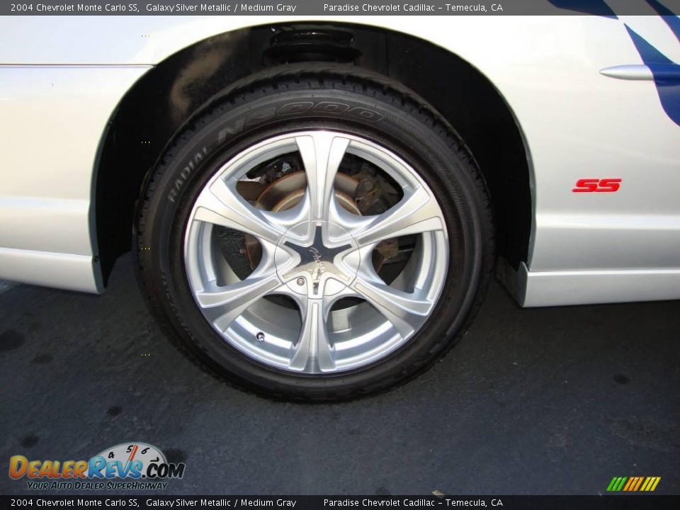 2004 Chevrolet Monte Carlo SS Galaxy Silver Metallic / Medium Gray Photo #11