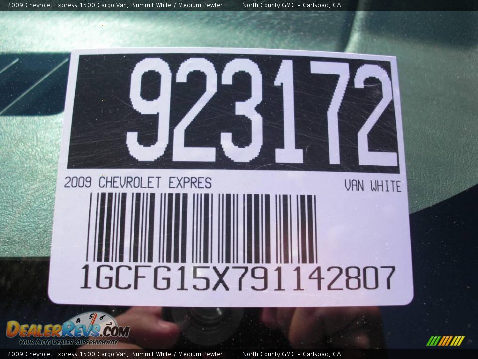 2009 Chevrolet Express 1500 Cargo Van Summit White / Medium Pewter Photo #12
