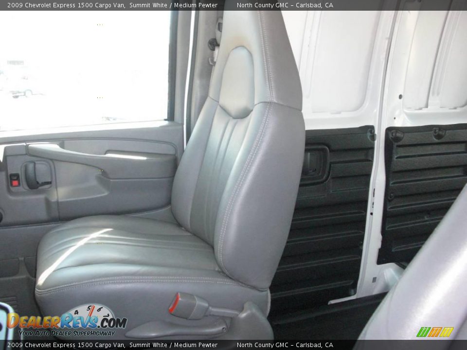 2009 Chevrolet Express 1500 Cargo Van Summit White / Medium Pewter Photo #26