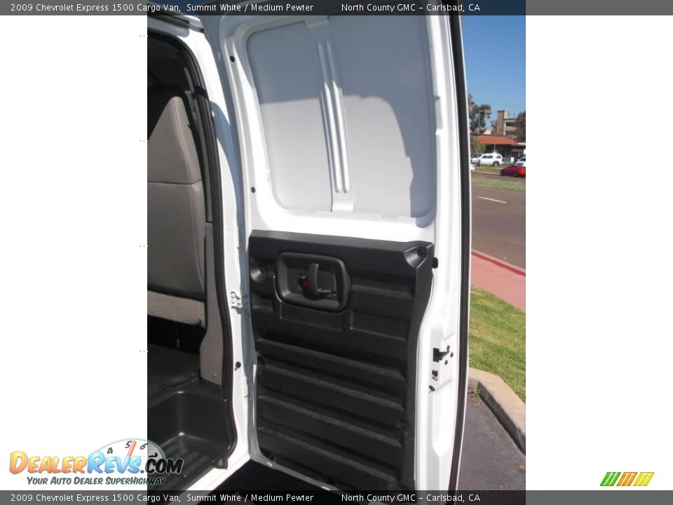 2009 Chevrolet Express 1500 Cargo Van Summit White / Medium Pewter Photo #30