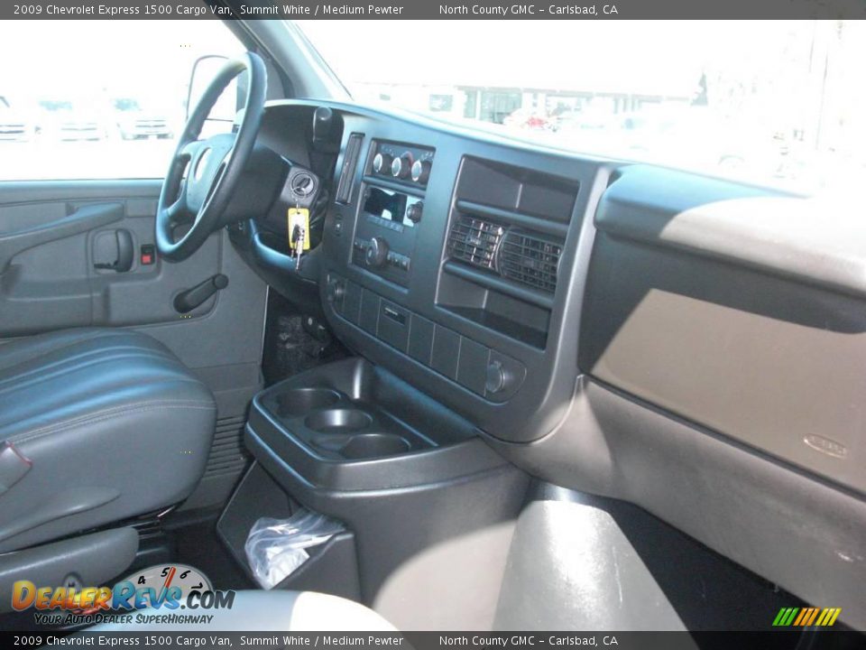 2009 Chevrolet Express 1500 Cargo Van Summit White / Medium Pewter Photo #35
