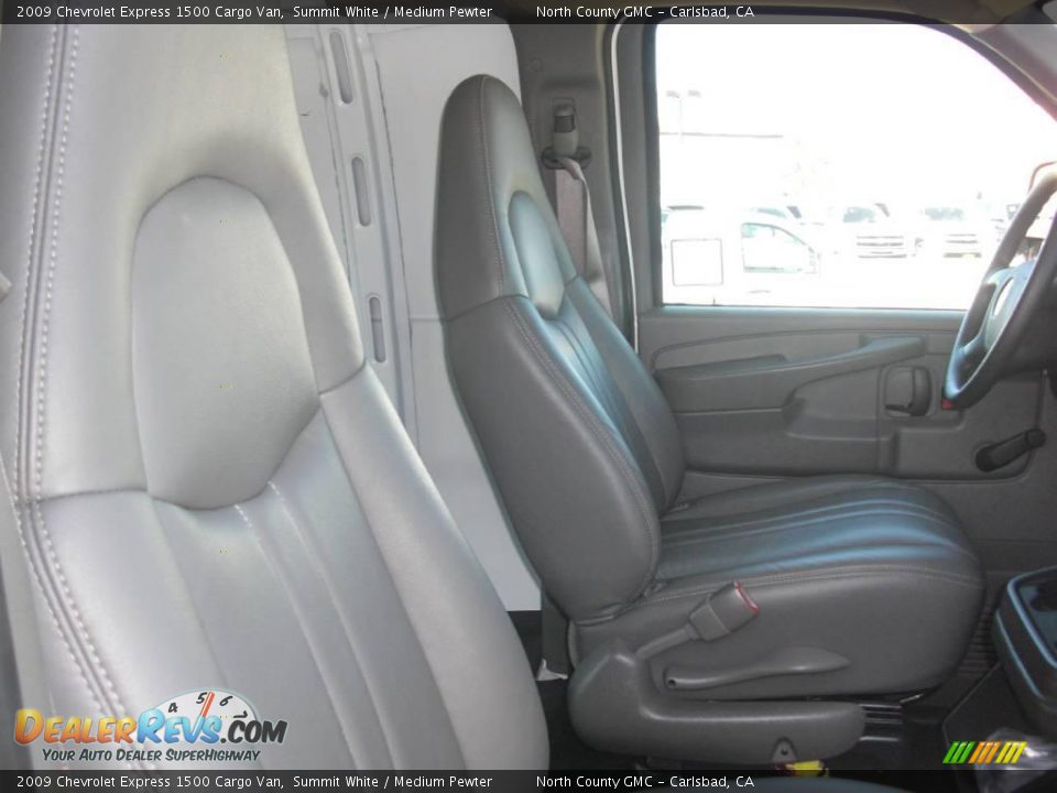 2009 Chevrolet Express 1500 Cargo Van Summit White / Medium Pewter Photo #36