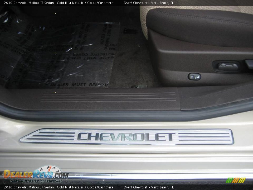 2010 Chevrolet Malibu LT Sedan Gold Mist Metallic / Cocoa/Cashmere Photo #14