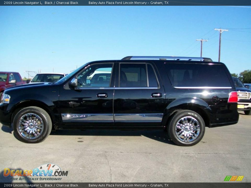 2009 Lincoln Navigator L Black / Charcoal Black Photo #2