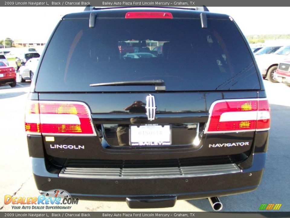 2009 Lincoln Navigator L Black / Charcoal Black Photo #8