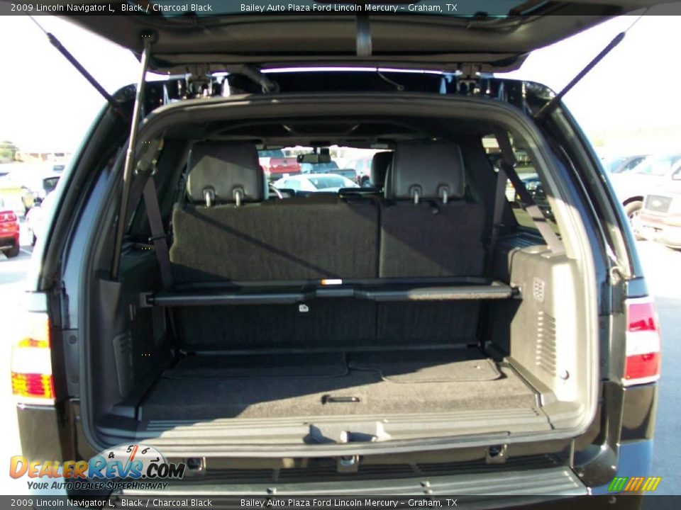 2009 Lincoln Navigator L Black / Charcoal Black Photo #9