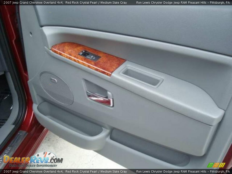 2007 Jeep Grand Cherokee Overland 4x4 Red Rock Crystal Pearl / Medium Slate Gray Photo #16
