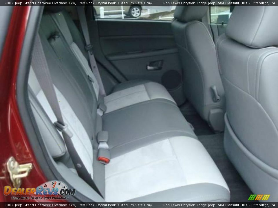2007 Jeep Grand Cherokee Overland 4x4 Red Rock Crystal Pearl / Medium Slate Gray Photo #17