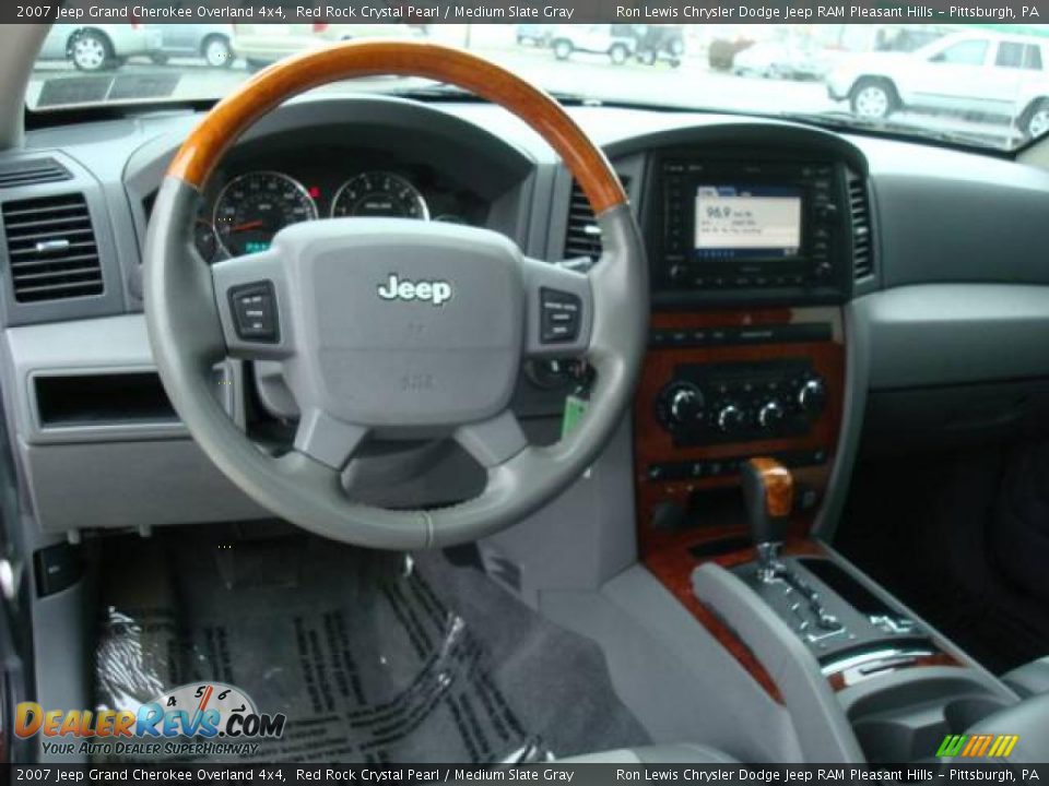 2007 Jeep Grand Cherokee Overland 4x4 Red Rock Crystal Pearl / Medium Slate Gray Photo #21