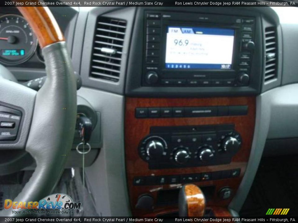 2007 Jeep Grand Cherokee Overland 4x4 Red Rock Crystal Pearl / Medium Slate Gray Photo #23