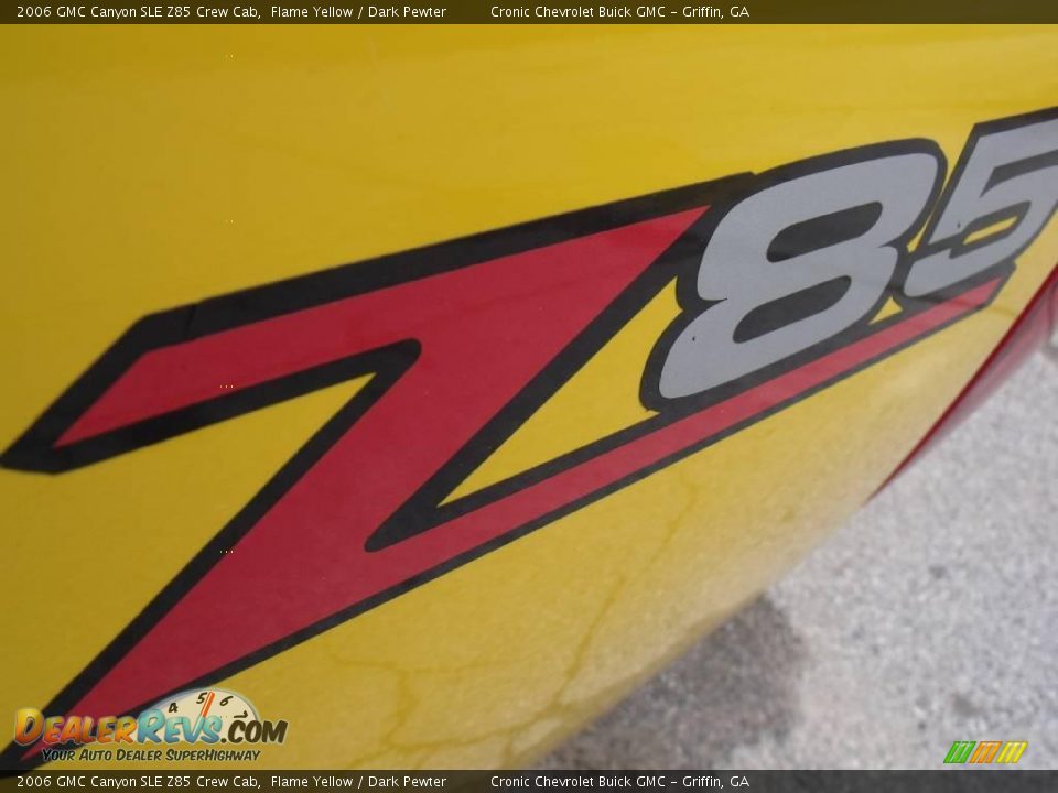 2006 GMC Canyon SLE Z85 Crew Cab Flame Yellow / Dark Pewter Photo #10