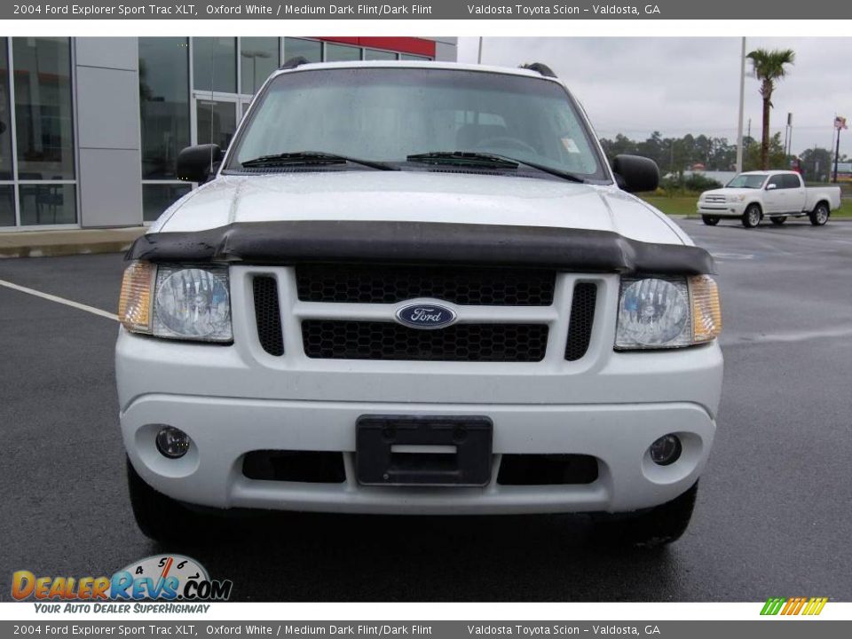 2004 Ford Explorer Sport Trac XLT Oxford White / Medium Dark Flint/Dark Flint Photo #2