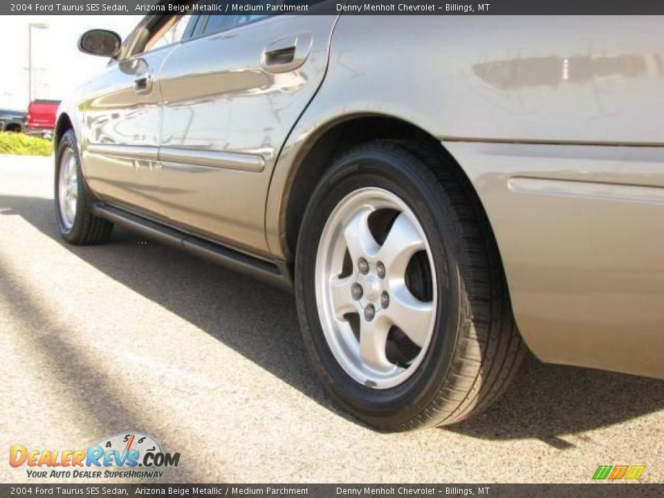 2004 Ford Taurus SES Sedan Arizona Beige Metallic / Medium Parchment Photo #7