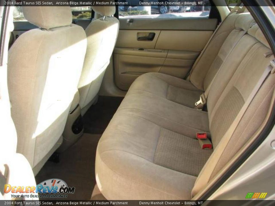 2004 Ford Taurus SES Sedan Arizona Beige Metallic / Medium Parchment Photo #8