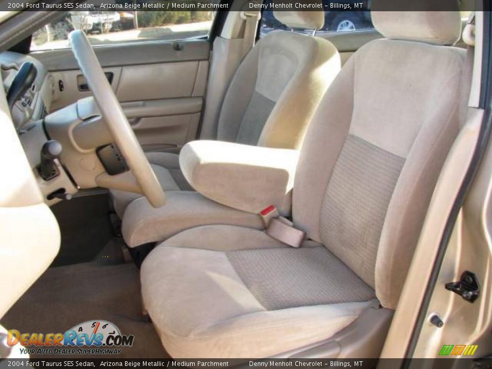 2004 Ford Taurus SES Sedan Arizona Beige Metallic / Medium Parchment Photo #9