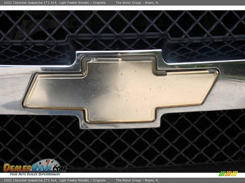 2002 Chevrolet Avalanche Z71 4x4 Light Pewter Metallic / Graphite Photo #12