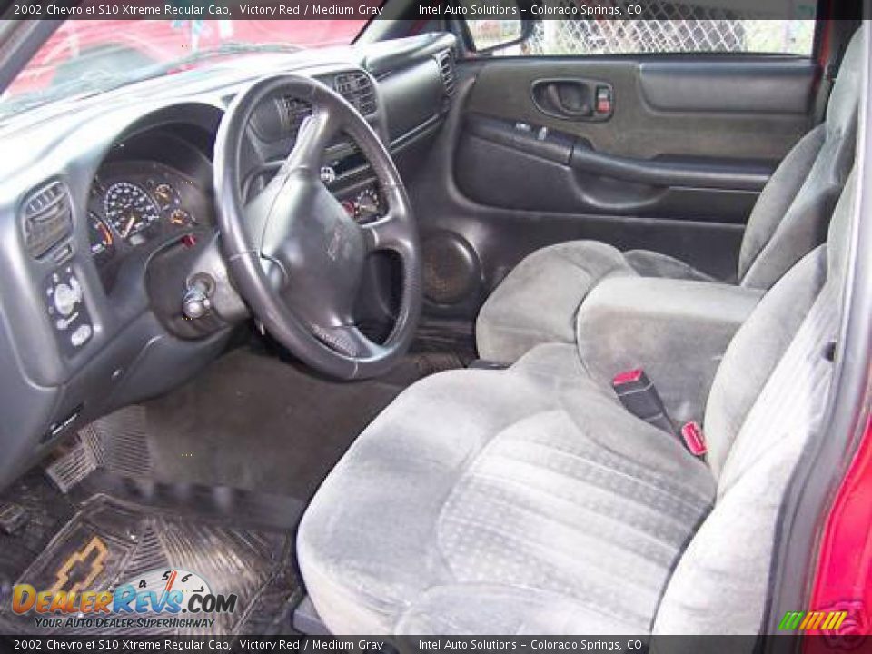 2002 Chevrolet S10 Xtreme Regular Cab Victory Red / Medium Gray Photo #2