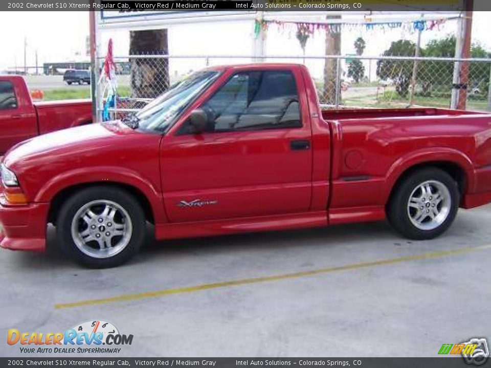 2002 Chevrolet S10 Xtreme Regular Cab Victory Red / Medium Gray Photo #3