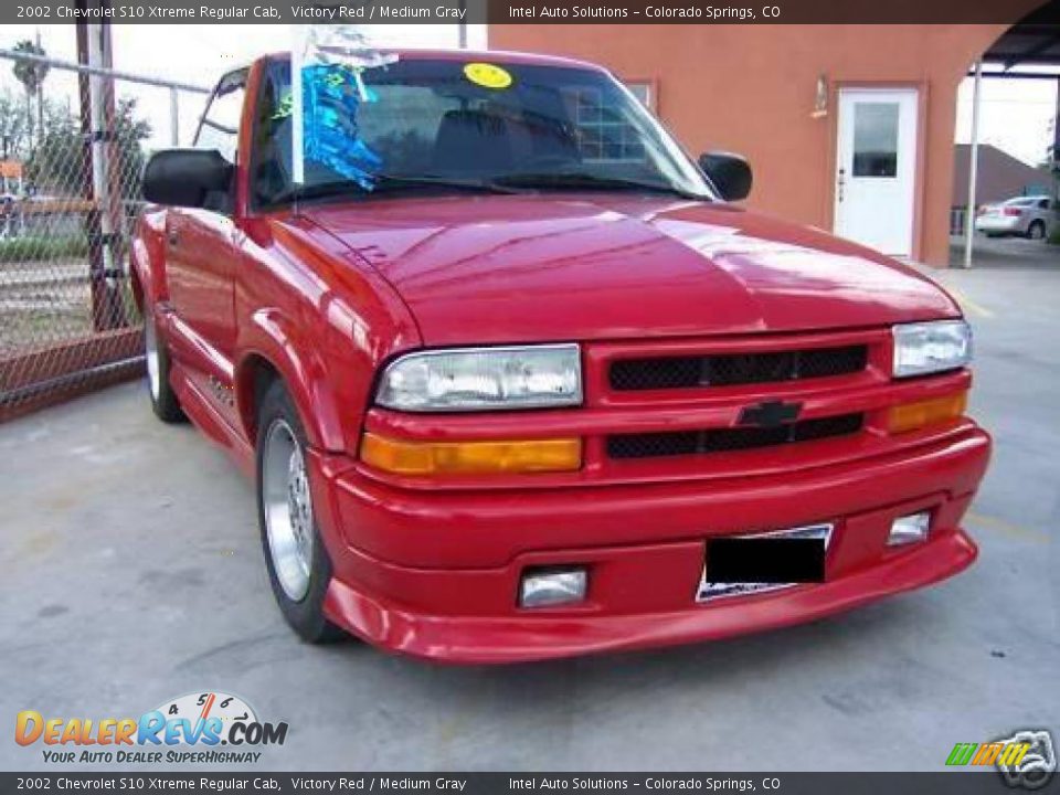 2002 Chevrolet S10 Xtreme Regular Cab Victory Red / Medium Gray Photo #4