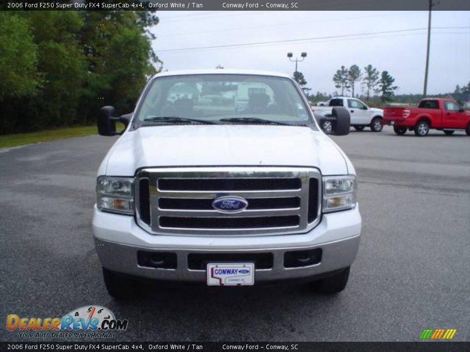 2006 Ford F250 Super Duty FX4 SuperCab 4x4 Oxford White / Tan Photo #2