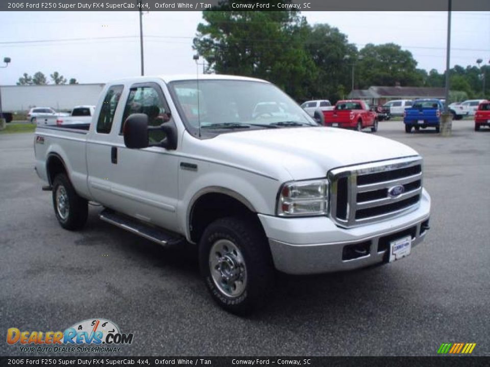 2006 Ford F250 Super Duty FX4 SuperCab 4x4 Oxford White / Tan Photo #3