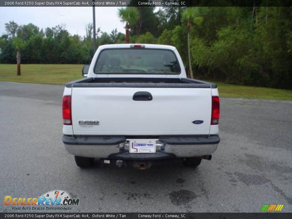 2006 Ford F250 Super Duty FX4 SuperCab 4x4 Oxford White / Tan Photo #6