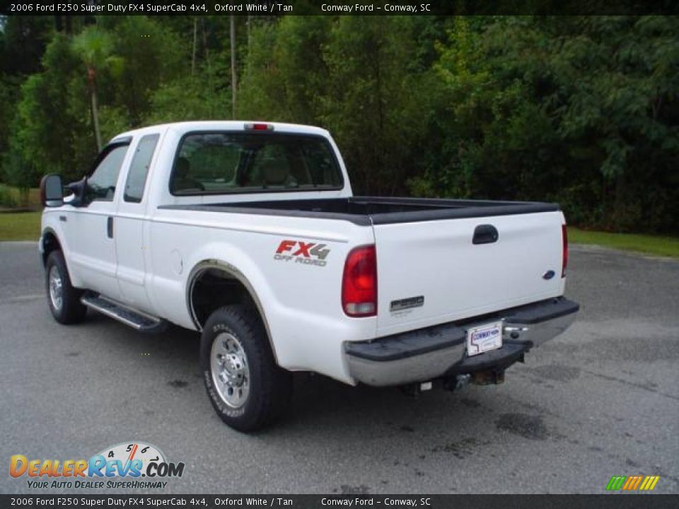 2006 Ford F250 Super Duty FX4 SuperCab 4x4 Oxford White / Tan Photo #7