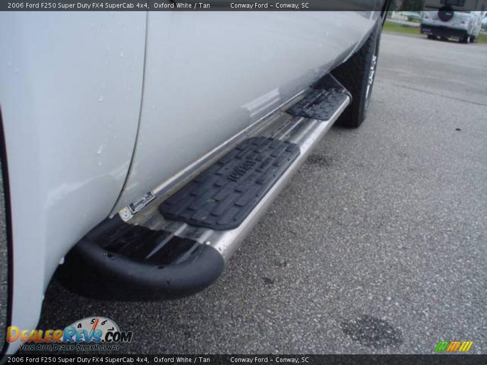 2006 Ford F250 Super Duty FX4 SuperCab 4x4 Oxford White / Tan Photo #14