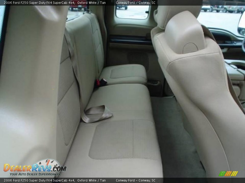 2006 Ford F250 Super Duty FX4 SuperCab 4x4 Oxford White / Tan Photo #18