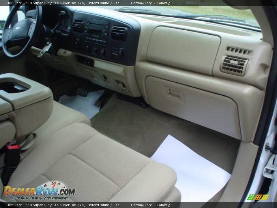 2006 Ford F250 Super Duty FX4 SuperCab 4x4 Oxford White / Tan Photo #19