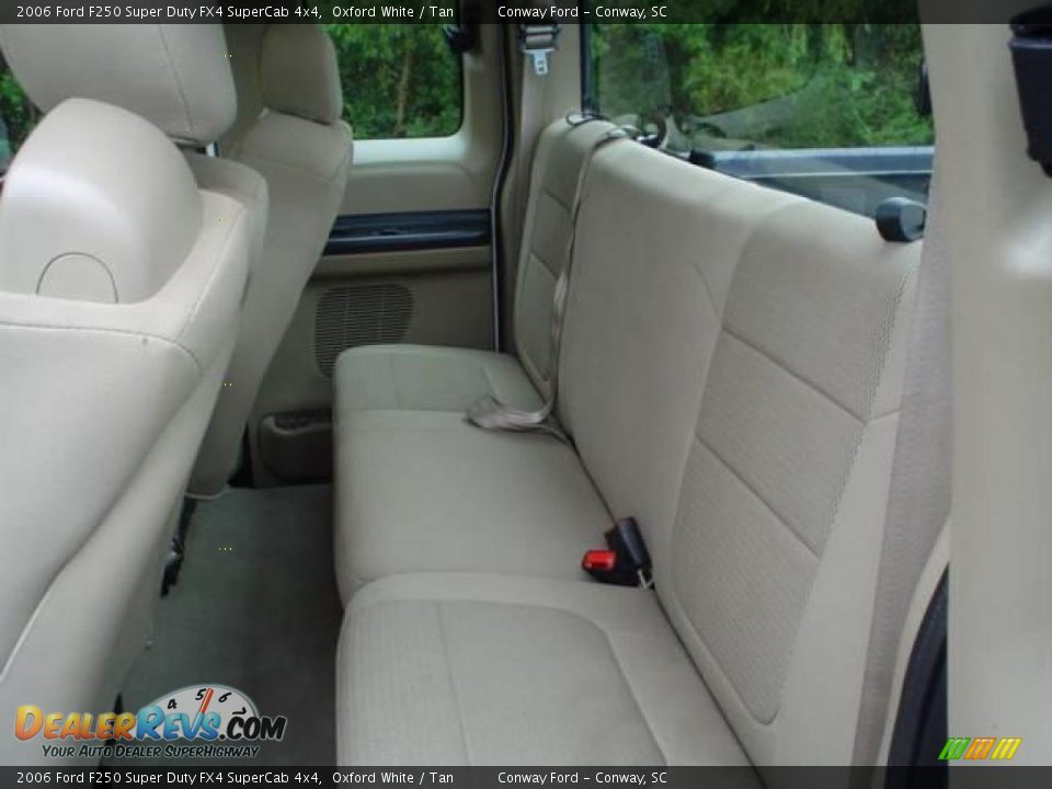 2006 Ford F250 Super Duty FX4 SuperCab 4x4 Oxford White / Tan Photo #20
