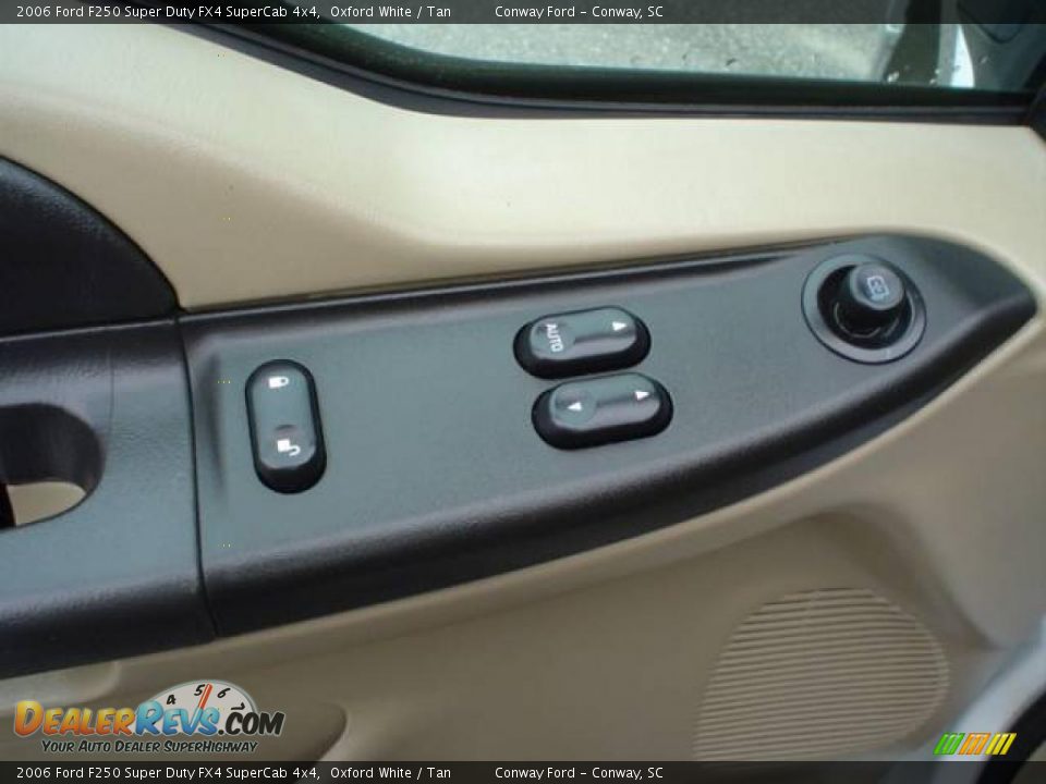 2006 Ford F250 Super Duty FX4 SuperCab 4x4 Oxford White / Tan Photo #22