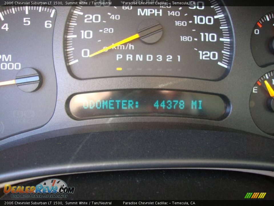 2006 Chevrolet Suburban LT 1500 Summit White / Tan/Neutral Photo #9