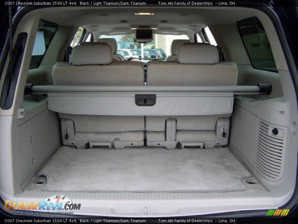2007 Chevrolet Suburban 1500 LT 4x4 Black / Light Titanium/Dark Titanium Photo #12