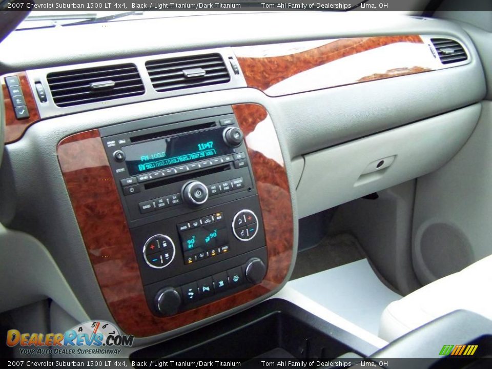 2007 Chevrolet Suburban 1500 LT 4x4 Black / Light Titanium/Dark Titanium Photo #22